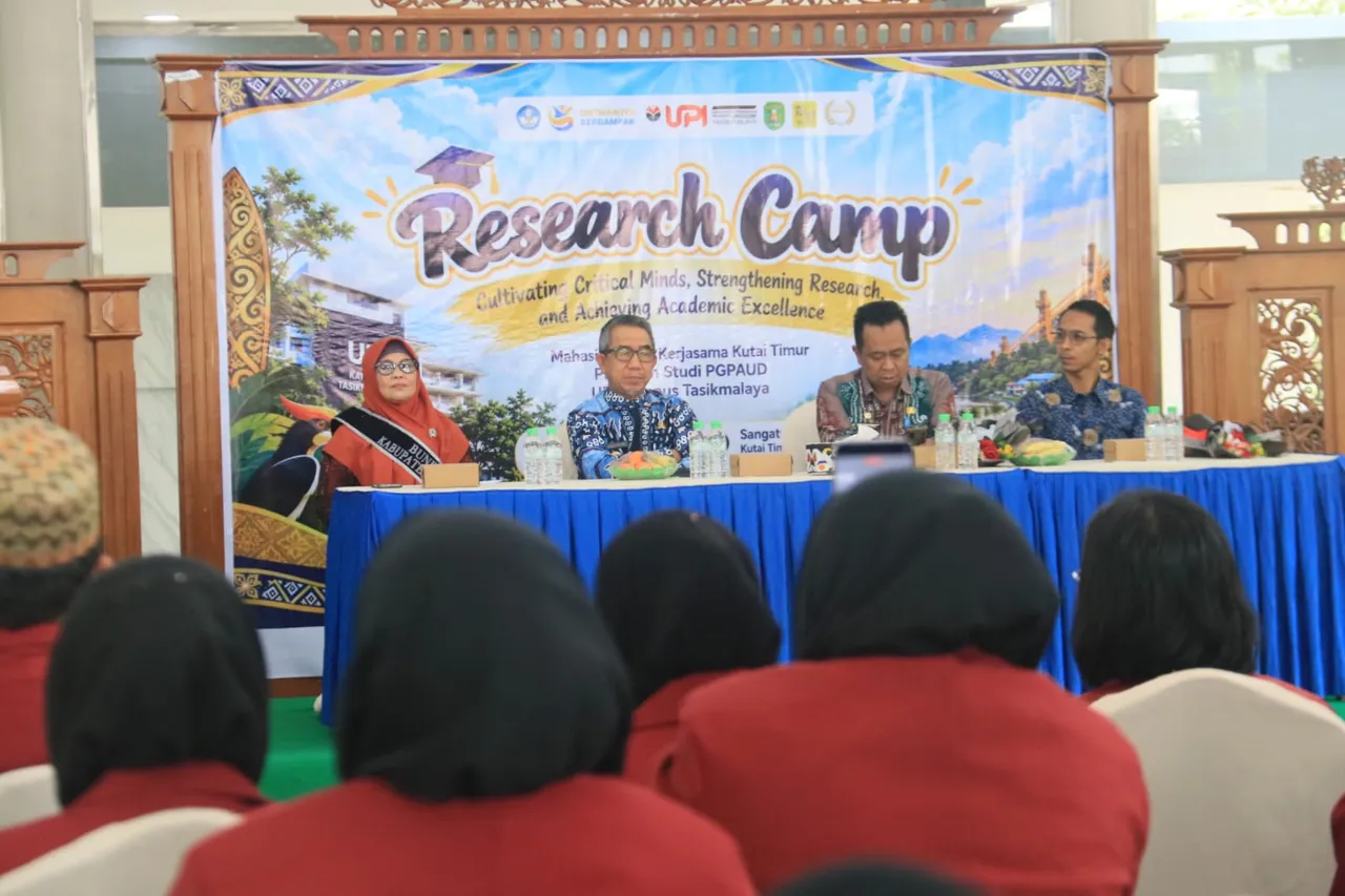 Bupati Kutai Timur Ardiansyah Sulaiman membuka kegiatan Research Camp ( Irhan/IKP Kehumasan )